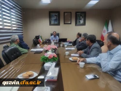 دکتر اصغری در اولین روز انتصاب، جلسه هماهنگی شروع نیمسال تحصیلی را در شبانگاه ۲۲ شهریور ماه با حضور مدیران دانشگاه تشکیل داد. 4