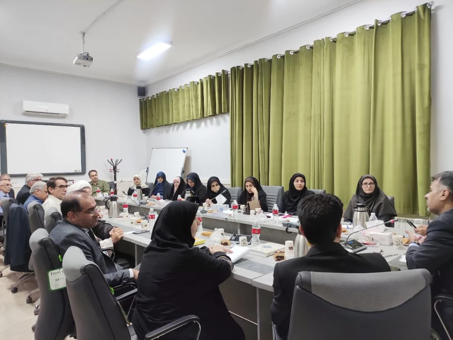 در آستانه شروع سال تحصیلی، نشست اعضای هیات علمی با حضور سرپرست امور پردیس های دانشگاه فرهنگیان استان قزوین، اعضای هیات علمی و استادان پیشکسوت برگزار شد.
 3