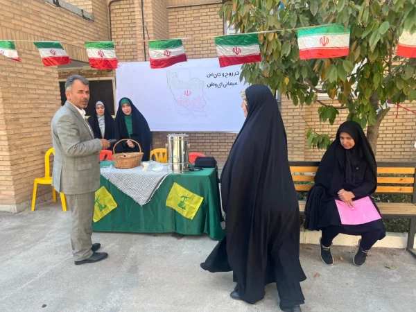 رئیس دانشگاه فرهنگیان استان قزوین از روند ثبت نام دانشجومعلمان جدید بازدید کرد 2