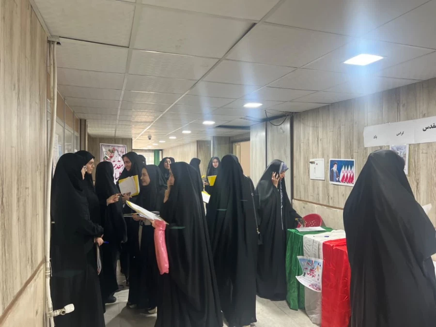 رئیس دانشگاه فرهنگیان استان قزوین از روند ثبت نام دانشجومعلمان جدید بازدید کرد 10