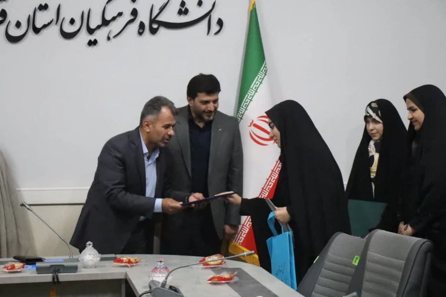 مراسم بزرگداشت و تقدیر از دانشجو معلم فرزند سردار شهید اسماعیل شاکری از شهدای جنگ ۱۲ روزه با رژیم منهوس صهیونیستی 3