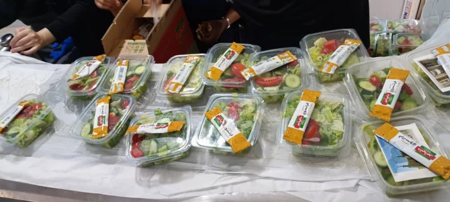 توزیع سالاد فصل در وعده ناهار؛ گامی در جهت کیفیت بخشی به تغذیه دانشجومعلمان به همت معاونت فرهنگی و دانشجویی 3