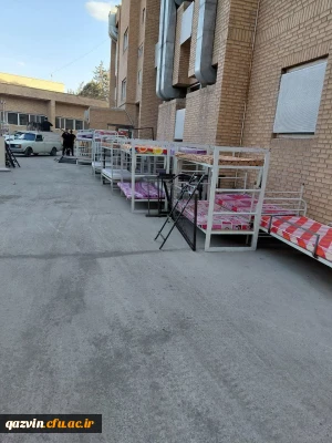 در پی بازدید مصطفی غفاری معاون دانشجویی و فرهنگی دانشگاه فرهنگیان استان قزوین از سراهای دانشجویی خواهران و به همت اداره مالی و حوزه دانشجویی:

کلیه تخت ها و تشک های قدیمی طبقه اول خوابگاه ۳ با اقلام جدید جایگزین شد.