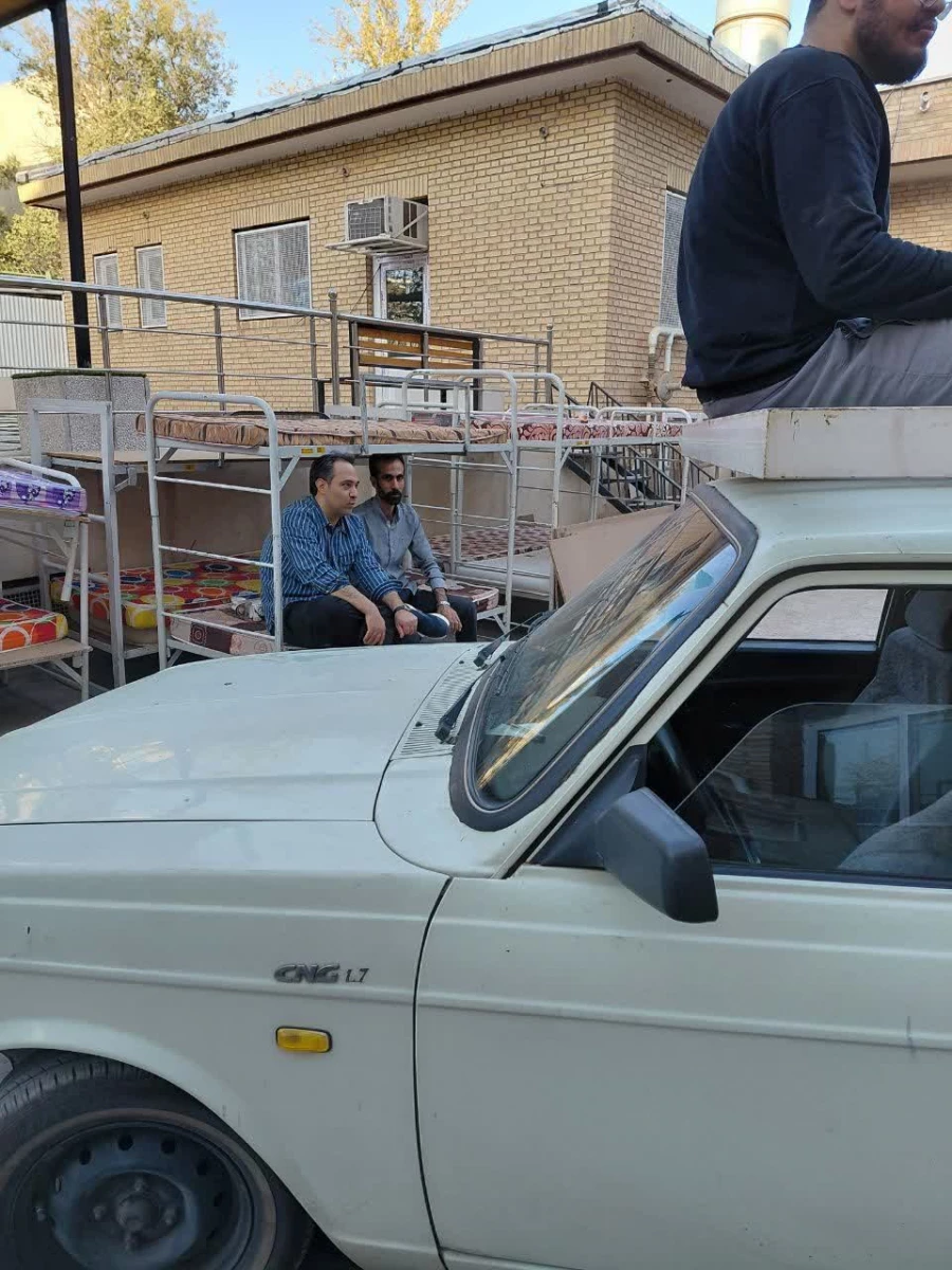 کلیه تخت ها و تشک های قدیمی طبقه اول خوابگاه ۳ با اقلام جدید جایگزین شد. 6