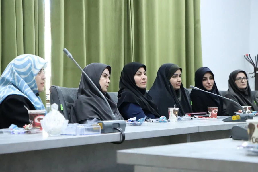 نشست بصیرتی اساتید دانشگاه فرهنگیان قزوین با محوریت یوم الله ۱۳ آبان و رسالت معلمی 6