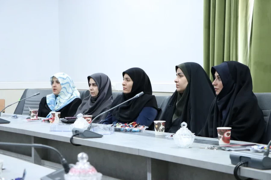 نشست بصیرتی اساتید دانشگاه فرهنگیان قزوین با محوریت یوم الله ۱۳ آبان و رسالت معلمی 9