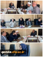 جلسه هیأت رئیسه دانشگاه فرهنگیان استان قزوین یکشنبه دوم آذرماه با حضور حسنعلی اصغری سرپرست دانشگاه، مسئول نمایندگی نهاد مقام معظم رهبری، روسای پردیس ها، معاونان دانشگاه، روسای ادارات و مسئول ارزیابی و نظارت برگزار شد. 2