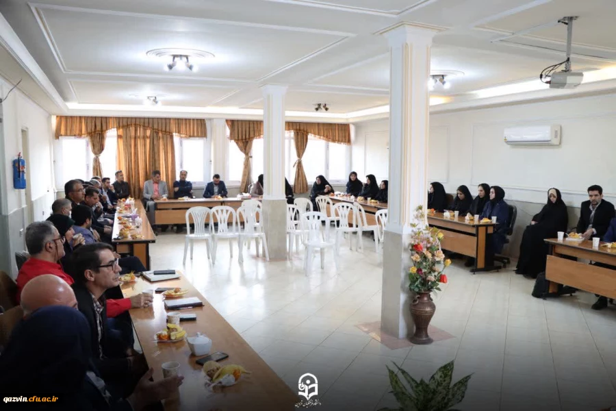 شورای اداری دانشگاه فرهنگیان استان قزوین با حضور حجت الاسلام و المسلمین عین اله عابدی مشاور رئیس دانشگاه در امور دانشگاه های استان تشکیل شد 5