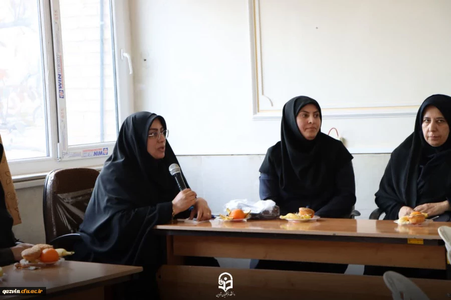 شورای اداری دانشگاه فرهنگیان استان قزوین با حضور حجت الاسلام و المسلمین عین اله عابدی مشاور رئیس دانشگاه در امور دانشگاه های استان تشکیل شد 9