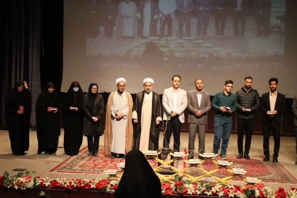  مراسم تقدیم مصاحف اهدایی رهبر معظم انقلاب به دانشجومعلمان دانشگاه فرهنگیان استان قزوین 3