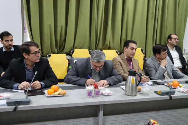 استاندار قزوین در آستانه شب یلدا با دانشجویان دانشگاه فرهنگیان دیدار کرد 3