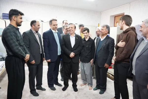 استاندار قزوین در آستانه شب یلدا با دانشجویان دانشگاه فرهنگیان دیدار کرد 5