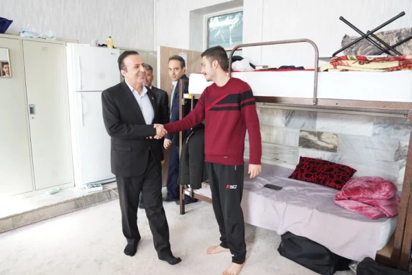 استاندار قزوین در آستانه شب یلدا با دانشجویان دانشگاه فرهنگیان دیدار کرد 6