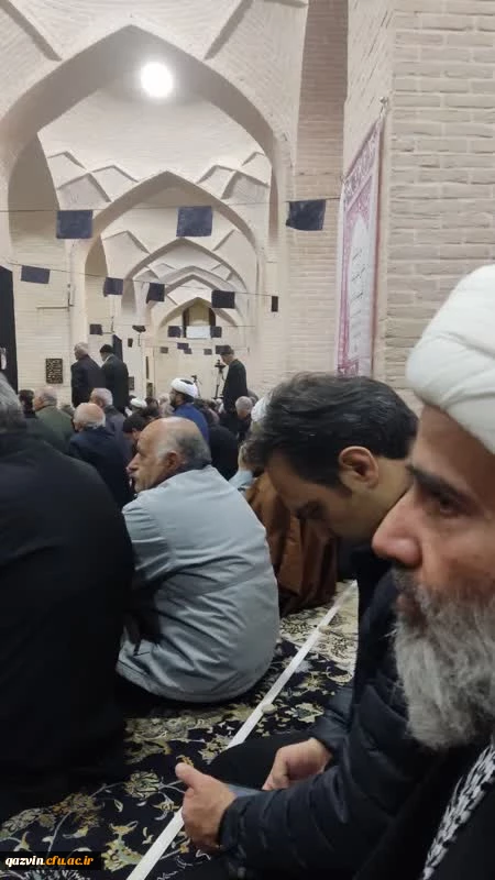 هیأت رئیسه دانشگاه فرهنگیان استان قزوین روز جمعه ۱۵ اسفندماه با حضور در آیین عبادی نماز جمعه این هفته، در کنار سایر اقشار مردم در این مراسم شرکت کردند. 4